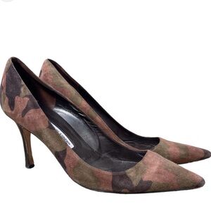 Manolo Blahnik Camouflage Pointed-Toe Suede Pumps 40